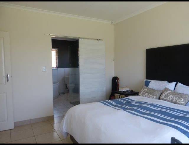 3 BEDROOM TOWNHOUSE RENTED IN NEW GERMANY